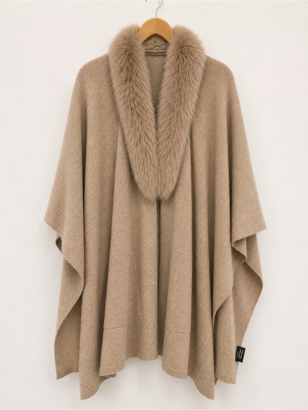 SofiaCashmere Wool Cashmere Cape Wrap w/ Genuine Finnish Fox Fur OS